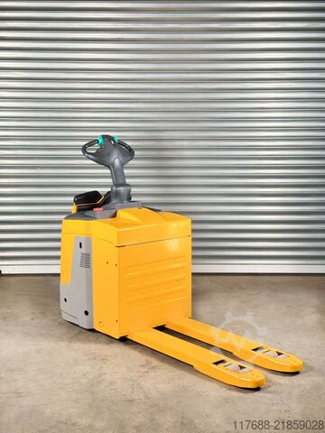 Ingen förare av pallyftare Jungheinrich ERE 125 - Service Neu - 2049Std. - Batterie 80%