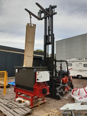 Pre shredder Woodshredder Palletbreaker LUMAGO D.S.C. Dutch Shredder Company PYTHON 1300