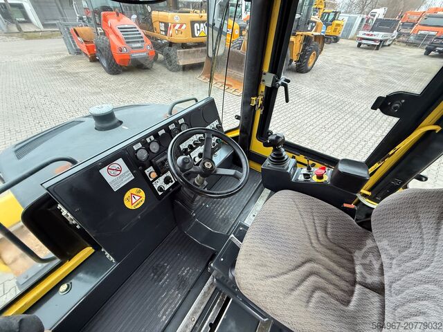 Tandemwalze Bomag BW 174 AD Tandemwalze mit Streuer