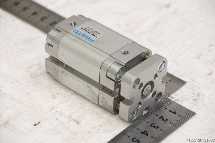 Kompaktní válec Festo ADVUL-25-25-P-A Hub 25 mm