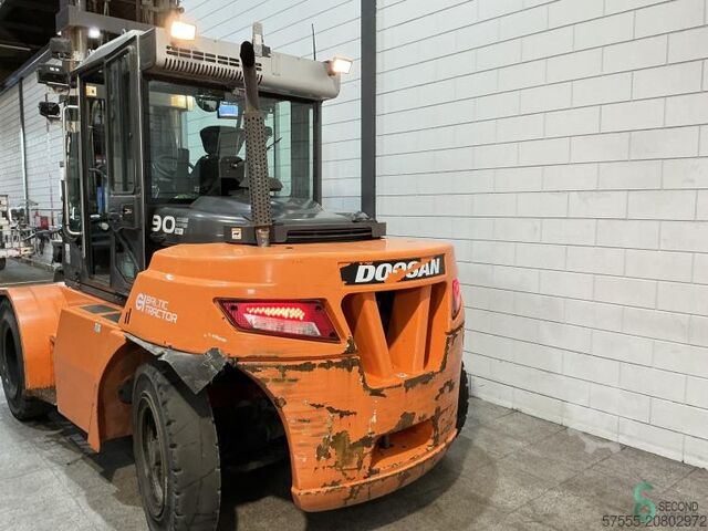 Forklift Doosan D90S-7