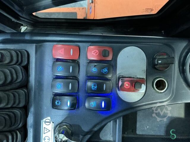 Forklift Doosan D90S-7