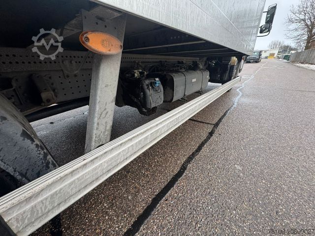 Furgon skrzyniowy FUSO Canter 7C18 Koffer mit Ladebordwand *Klima*