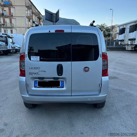 Van FIAT QUBO