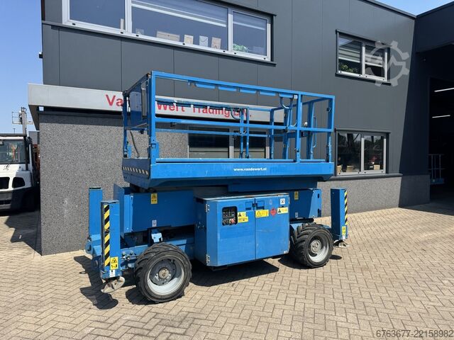 Genie GS 2669 RT Piattaforma aerea / Piattaforma di lavoro elevabile / Sollevatore a pantografo 10 m GENIE GS 2669 RT  Hoogwerker / Arbeitsbuhne / Sciccor 10M werkhoogte 4x4 kubota Diesel 2014