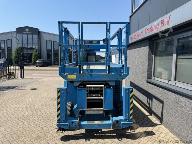 Genie GS 2669 RT Piattaforma aerea / Piattaforma di lavoro elevabile / Sollevatore a pantografo 10 m GENIE GS 2669 RT  Hoogwerker / Arbeitsbuhne / Sciccor 10M werkhoogte 4x4 kubota Diesel 2014