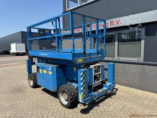 Genie GS 2669 RT Piattaforma aerea / Piattaforma di lavoro elevabile / Sollevatore a pantografo 10 m GENIE GS 2669 RT  Hoogwerker / Arbeitsbuhne / Sciccor 10M werkhoogte 4x4 kubota Diesel 2014