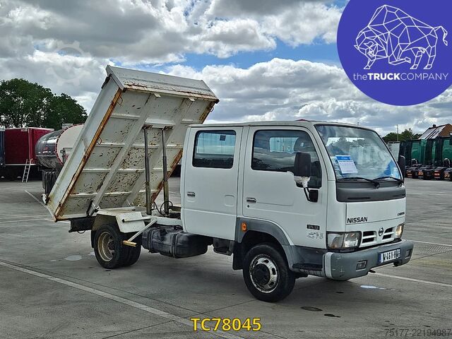 Volquete Nissan Cabstar 120cv dc benne