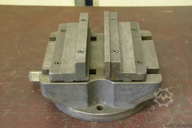 Svěrák na drážkovací stroje Spannwolf 7496