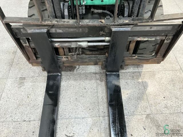 Forklift Mitsubishi FD25N3