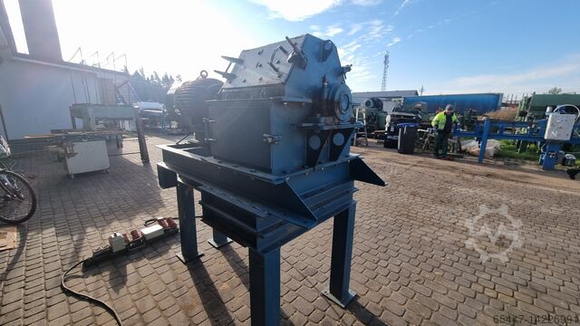 Houtsnipper klepelmolen 30kW Oszust Mały