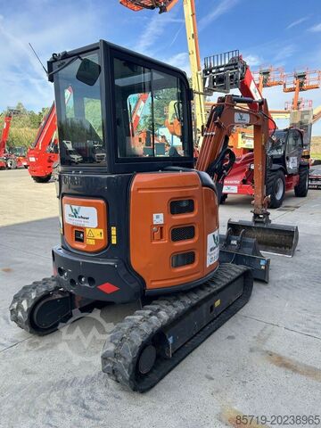 Minikoparka Hitachi ZX33U-6 (7740)