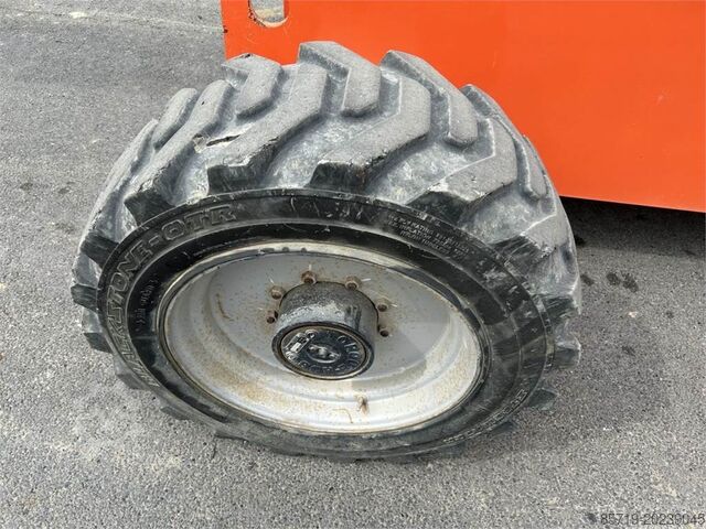 Τηλεσκοπική πλατφόρμα JLG 660SJ (10886)