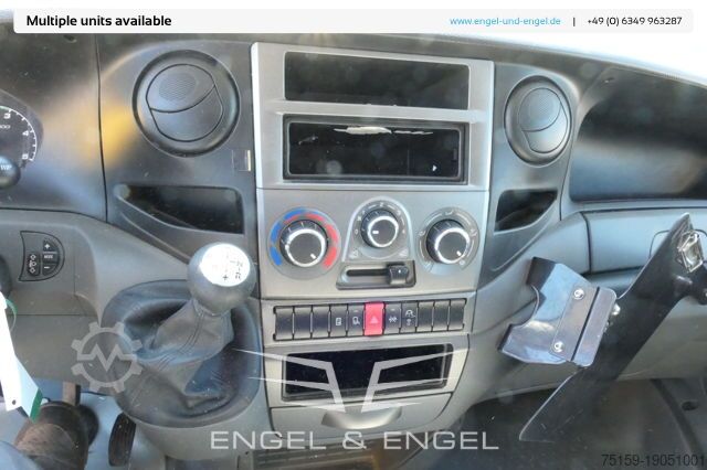 Furgon skrzyniowy iveco Daily 35 S11 C30C AUTOMATIK KAMERA Regale LUFT DURCHGANG EURO-5 CoC