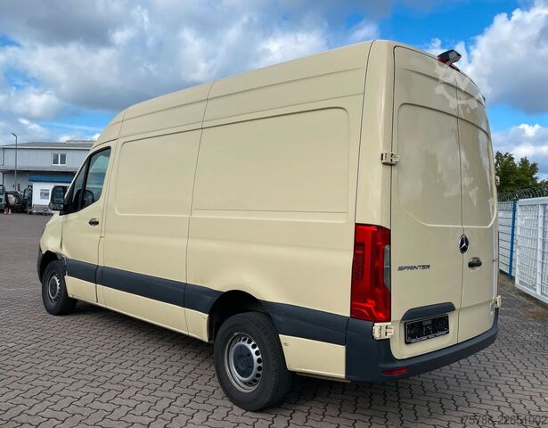 Chladírenská dodávka MERCEDES-BENZ Sprinter 317 CDI KA L2/ Frischdienst/ MBUX/ AC