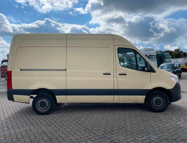 Chladírenská dodávka MERCEDES-BENZ Sprinter 317 CDI KA L2/ Frischdienst/ MBUX/ AC