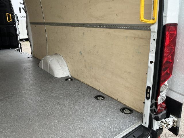 Dodávka s vysokou střechou IVECO 35S14A8 V HI-Matic / RFK / Tempomat
