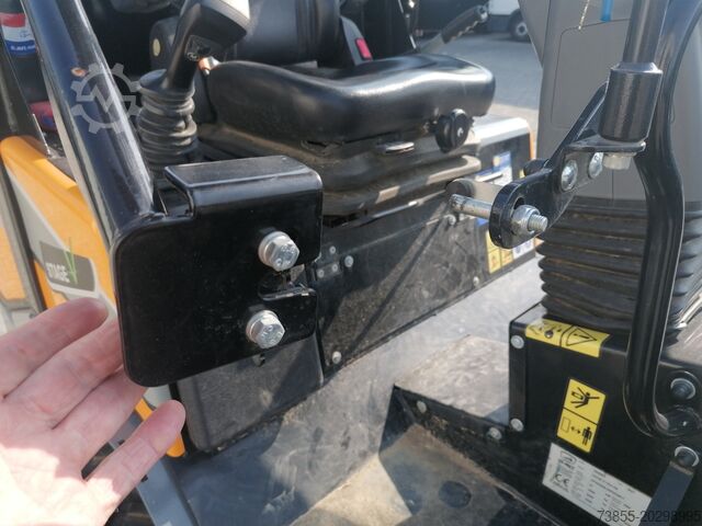 Hjullastare GIANT G2700 X-tra HD with loader bucket and palletfork