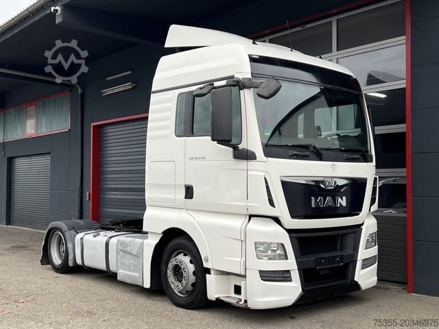 Volumen trækker MAN TGX 18.440 XLX MEGA Klimaauto Motorbremse 2xTank