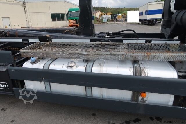 Camião basculante roll-off MAN TGS 26.440 6x2 BL Nachlauflenkachse