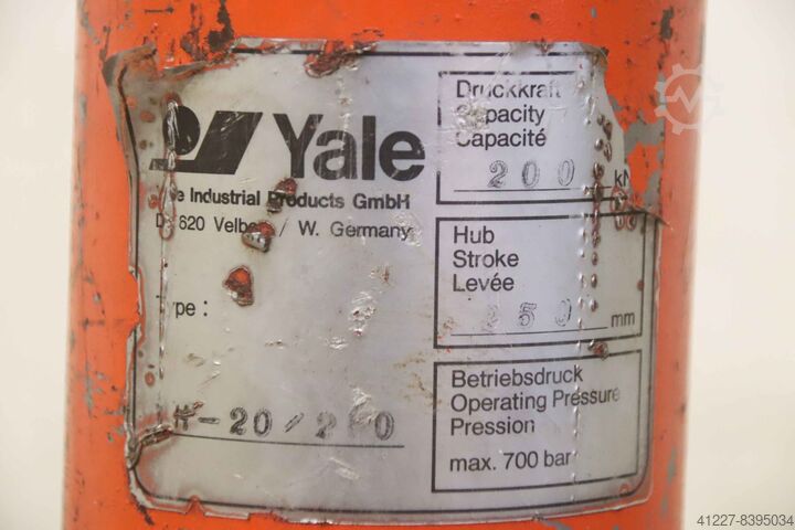Hydraulic cylinder 700 bar Yale H-20/250 Hub 250 mm