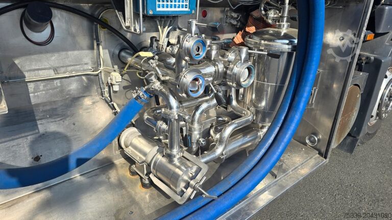 LKW mit Tankaufbau Volvo FM 440 4x2