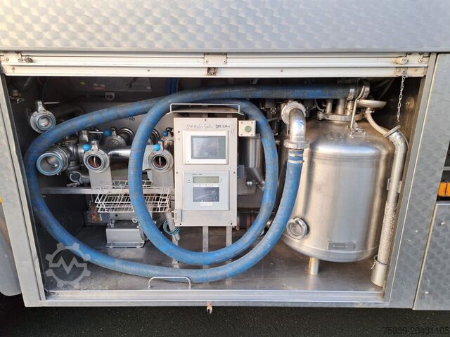 Cisterciski kamion MAN TGS 26.440 (6x2)