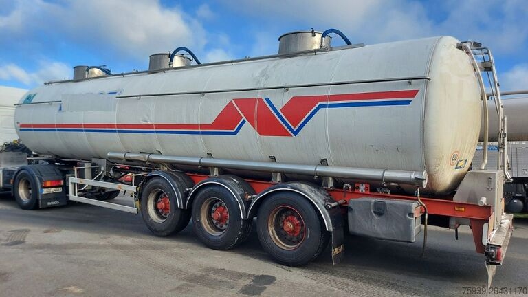 Tanker semitrailer Magyar Lebensmitteltank Drucktank 2.0 bar -30.000 Liter
