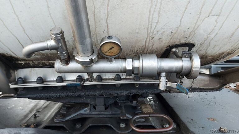 Tanker semitrailer Magyar Lebensmitteltank  Drucktank 2.0 bar -30.000 Liter