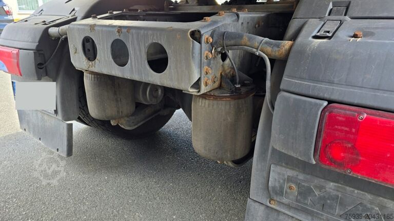 Standard tractor unit MAN TGS 18.400 (4x2)