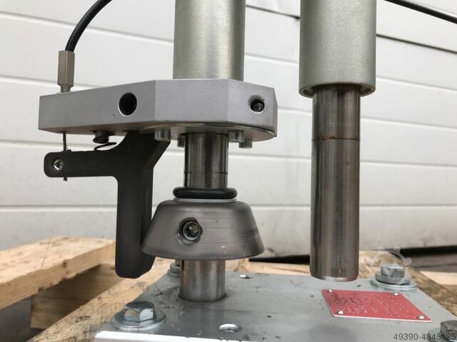 Handling device, handling system; manipulator for screwdriving technology, assembly device, assembly JÄGER HANDLING Handy-flex 200