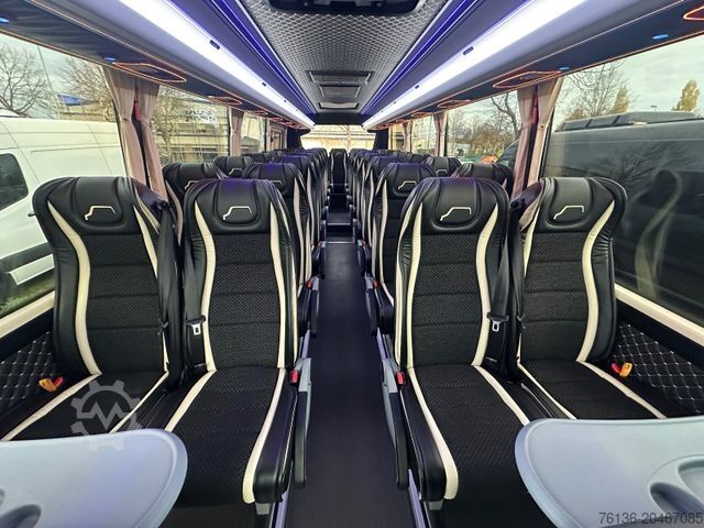 Kleinbus IVECO Daily 35 Sitze Touristik Dachklima Kühlschrank