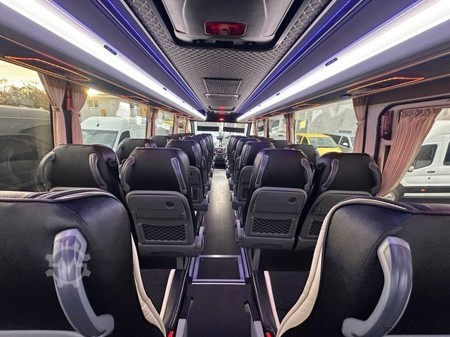 Kleinbus IVECO Daily 35 Sitze Touristik Dachklima Kühlschrank