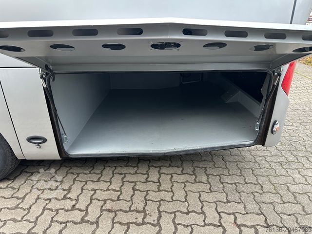 Kleinbus IVECO Daily 35 Sitze Touristik Dachklima Kühlschrank