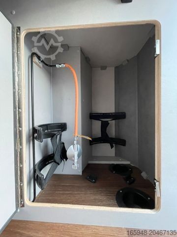 Kamper PÖSSL Summit Shine 600 R L*180Ps Automatik