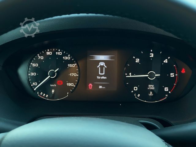 Kamper PÖSSL Summit Shine 600 R L*180Ps Automatik