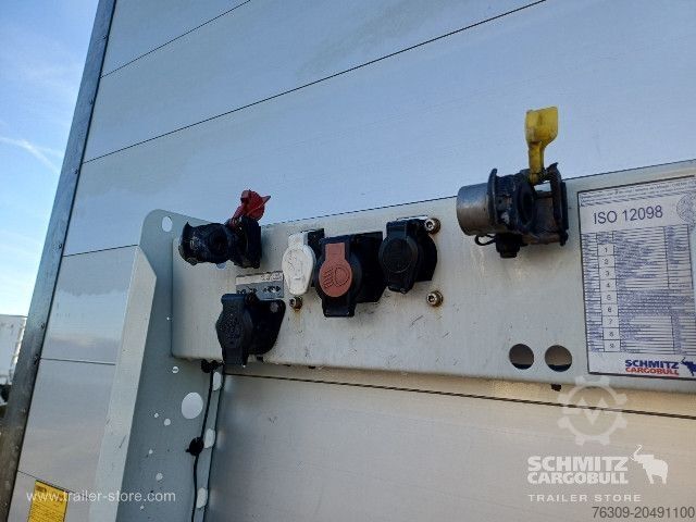 Otevřený návěs s plachtou Schmitz Cargobull Curtainsider Mega Getränke