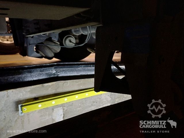 Otevřený návěs s plachtou Schmitz Cargobull Curtainsider Mega Getränke