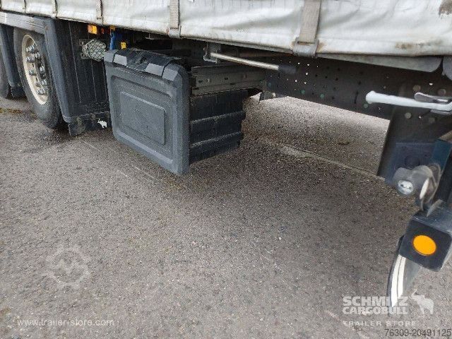 Otevřený návěs s plachtou Schmitz Cargobull Curtainsider Mega Getränke