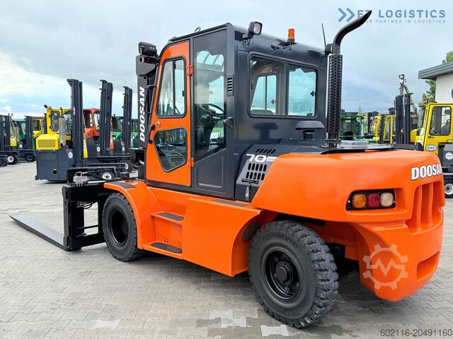Stivuitor cu patru roți DOOSAN 70 / DUPLEX / FORK 2500MM / POSITIONER