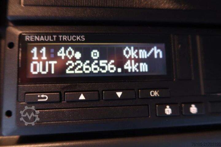 Valise Renault D240 Bak met deuren + Klep 2.000 kg. Automaat. ...