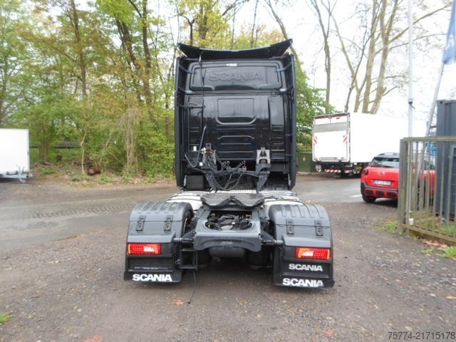 Trator de grande volume SCANIA S 500/Low Deck mit Aufliegen Getränke