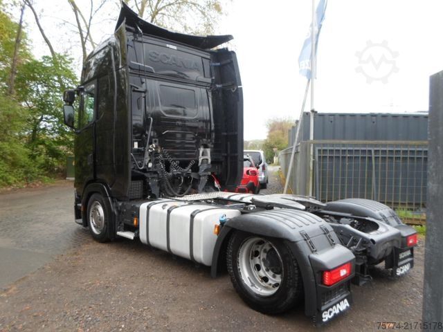Trator de grande volume SCANIA S 500/Low Deck mit Aufliegen Getränke