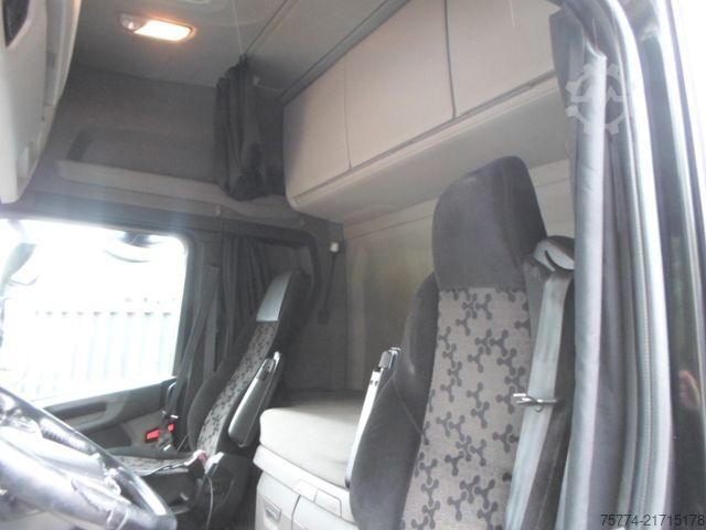 Trator de grande volume SCANIA S 500/Low Deck mit Aufliegen Getränke