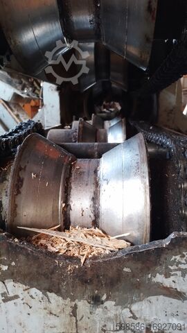 Mașini pentru fabrici de stâlpi și bușteni  