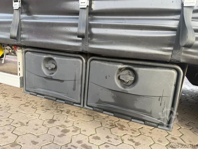 Nízkoložný návěs Wiese 3-Achs Stufen Sattel mit Auffahrrampe 25T