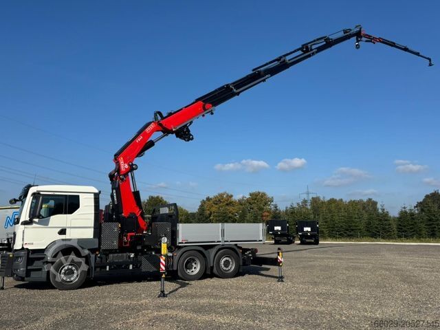 LKW mit Pritsche (offen) MAN 26.470 6x4-4 Hydrodrive Fassi Kran F545 Jib