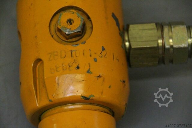 Siłownik hydrauliczny unbekannt Hub 200 mm