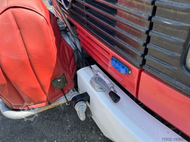 Fourgon MERCEDES-BENZ 711 Vario Löschgruppenfahrzeug LF 8