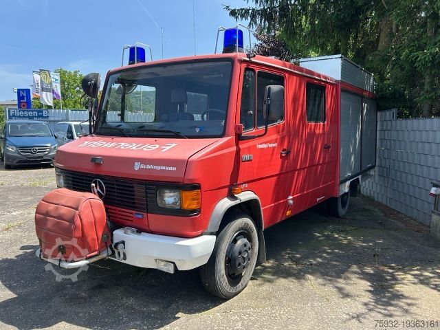Fourgon MERCEDES-BENZ 711 Vario Löschgruppenfahrzeug LF 8